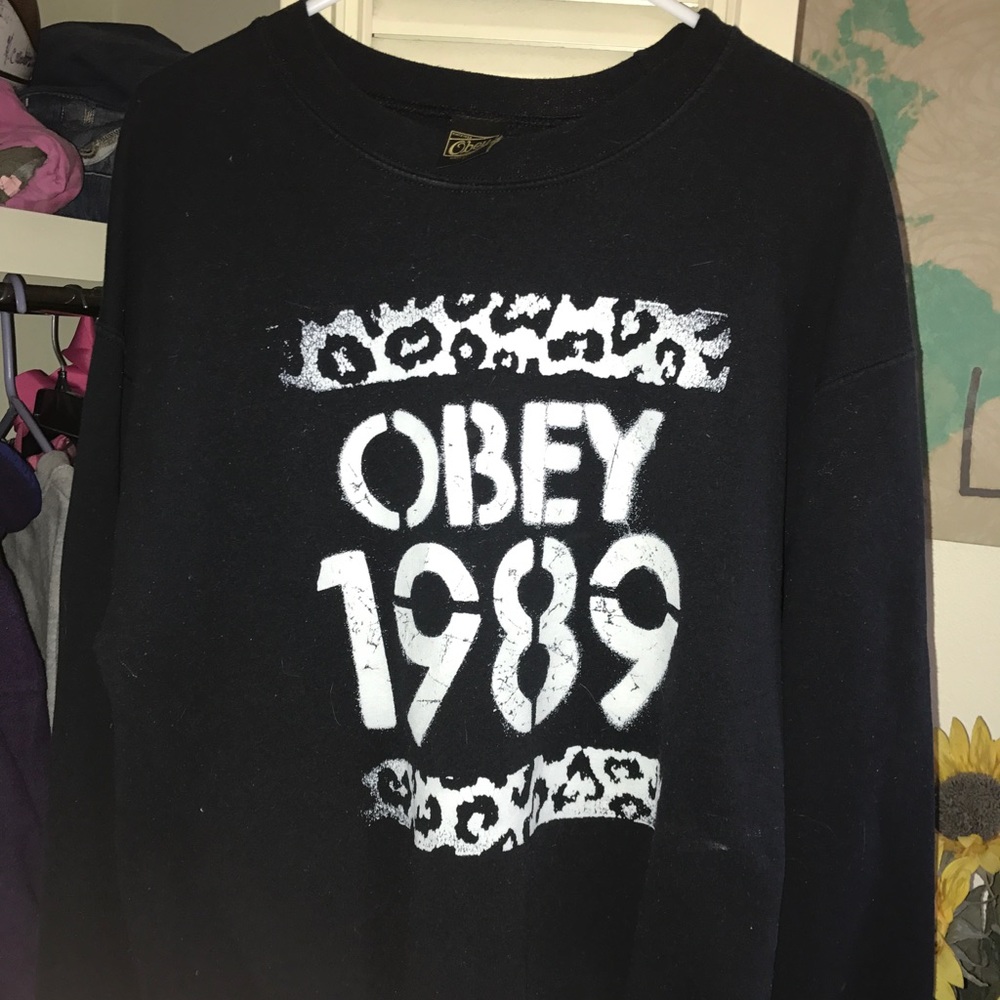Black Obey crew neck sweatshirt
